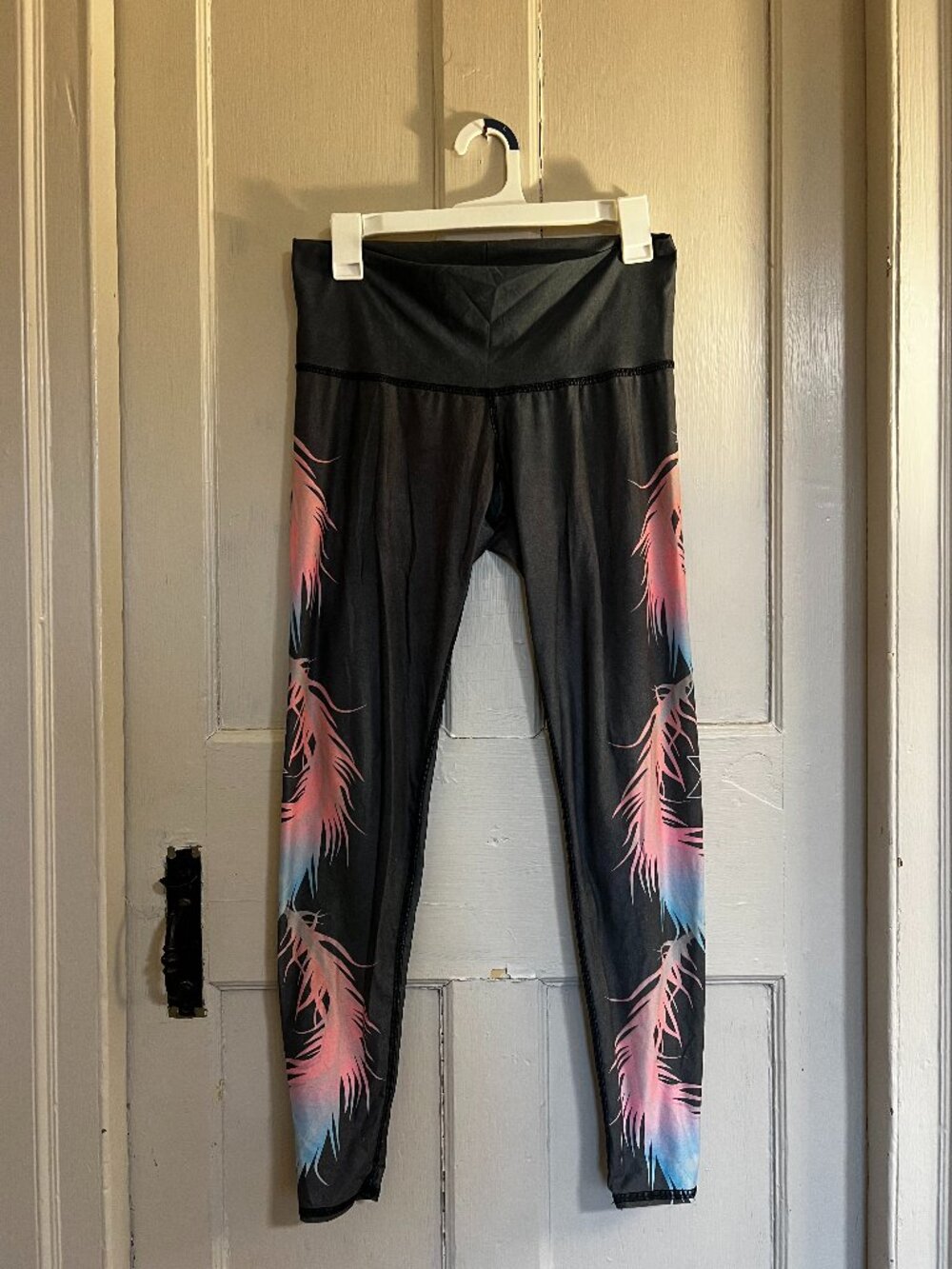 VERY RARE Teeki Limited Edition Yoga Girl Hot Pant Leggings